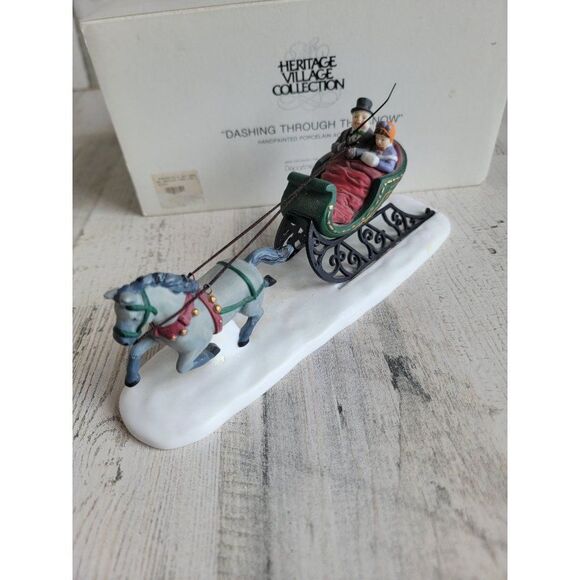 Dept 56 58203 Dashing Through The Snow heritage village accessory xmas - Picture 2 of 8